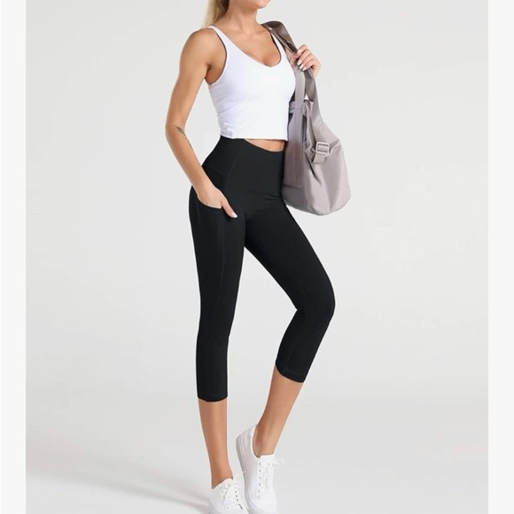 Women's Black Cropped Leggings Size XXL NWT - Picture 1 of 8